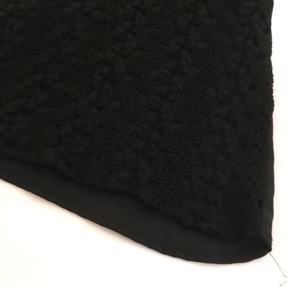 Black lace short sleeve crop top